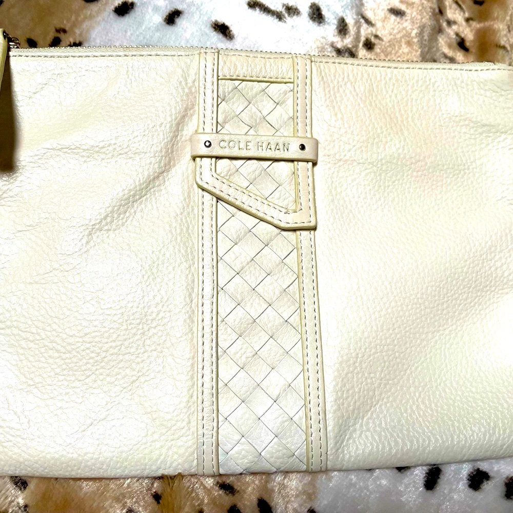 👛 COLE HAAN CLUTCH PURSE